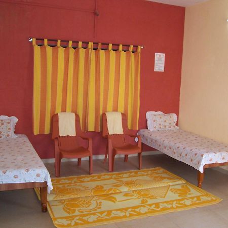 Mtdc Approved Mohiniraj Guest House Nashik Exterior foto